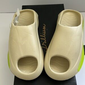 Trillium Palmer-Tan/Green size 7